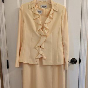 Kasper suit sheath dress set with blazer - Never worn size 4 - Casper
